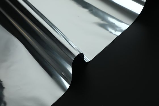 Un buon prezzo. Lucentezza metallica, elevata resistenza alla trazione, film termoplastico in alluminio utilizzato per imballaggi cosmetici. in linea