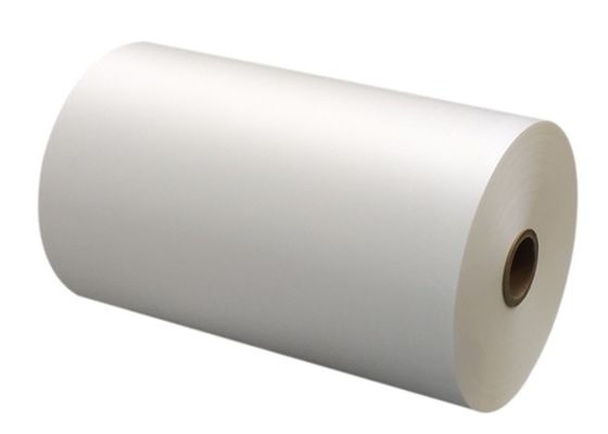 Un buon prezzo. Pellicola di laminazione BOPP opaca da 25 micron, 4000 metri in linea