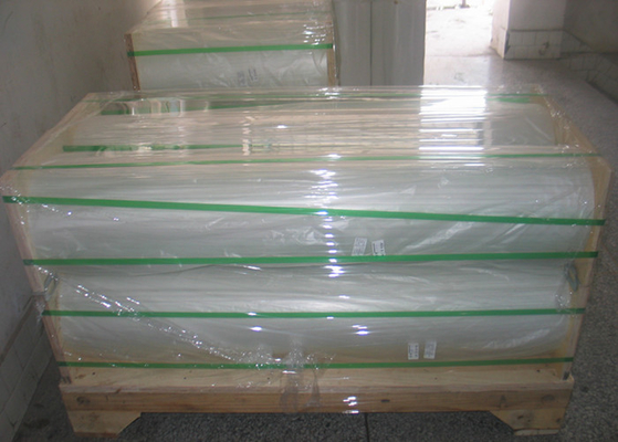 Good price Film PET ultra-trasparente da 18 μm, progettato per i processi di laminazione, offrendo una resistenza all'abrasione eccezionale in linea
